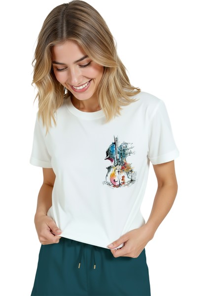 Kadın Beyaz Relaxed Fit %100 Pamuk Tişört – Keman & Şehir Silueti Baskılı modelleri