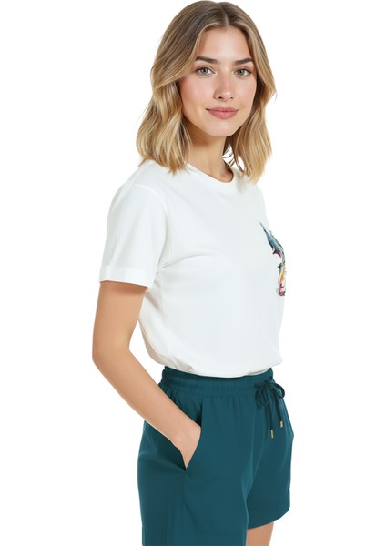 Kadın Beyaz Relaxed Fit %100 Pamuk Tişört – Keman & Şehir Silueti Baskılı fırsatları