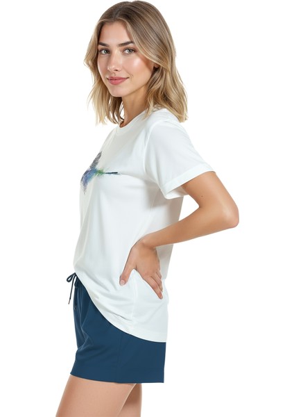 Kadın Beyaz Relaxed Fit %100 Pamuk Tişört – Yansıyan Ağaç Suluboya Minyatür Baskılı fiyatları