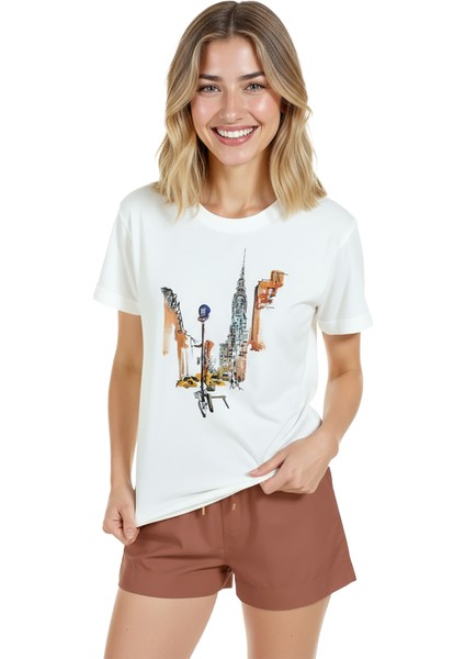 Kadın Beyaz Relaxed Fit %100 Pamuk Tişört – New York Sokak & Chrysler Illüstrasyonlu modelleri