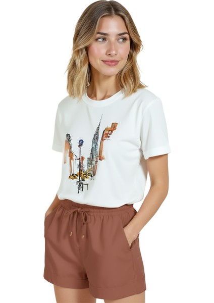 Kadın Beyaz Relaxed Fit %100 Pamuk Tişört – New York Sokak & Chrysler Illüstrasyonlu fırsatları