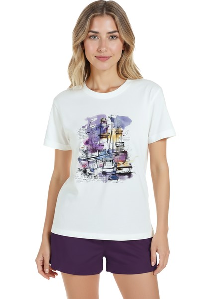 Kadın Beyaz Relaxed Fit %100 Pamuk Tişört – Suluboya Marina & Deniz Feneri Baskılı modelleri