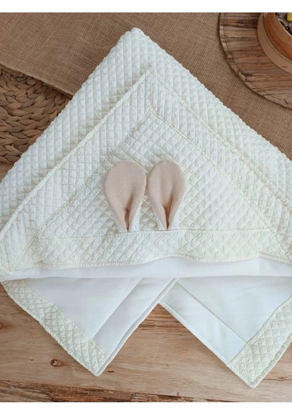 Yenidoğan Kulaklı Şapkalı Düğme Detaylı Fiyonklu Bebek Battaniyesi Kundak Krem fırsatları