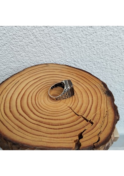 925 Ayar Gümüş Şık Tasarım Yan Kenarı Işlemeli Siyahtaş Detaylı Erkek Yüzük modelleri