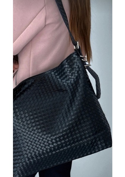Büyük Boy Örgü Desen Yumuşak Deri Siyah Salaş El ve Omuz Çantası fiyatları