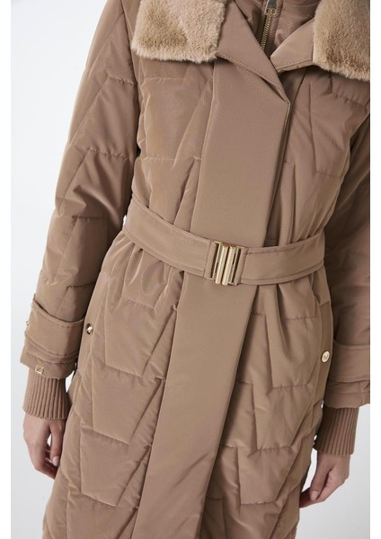 Yakası Kürk ve Kemer Detaylı Şişme Mont 12764 Bej 42 fırsatları
