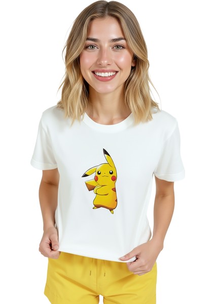 Kadın Beyaz Relaxed Fit %100 Pamuk Tişört – Pikachu Çizgi Karakter Baskılı modelleri