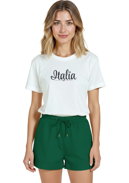 Kadın Beyaz Relaxed Fit %100 Pamuk Tişört – Italıa Script & Mini Bayrak Baskılı