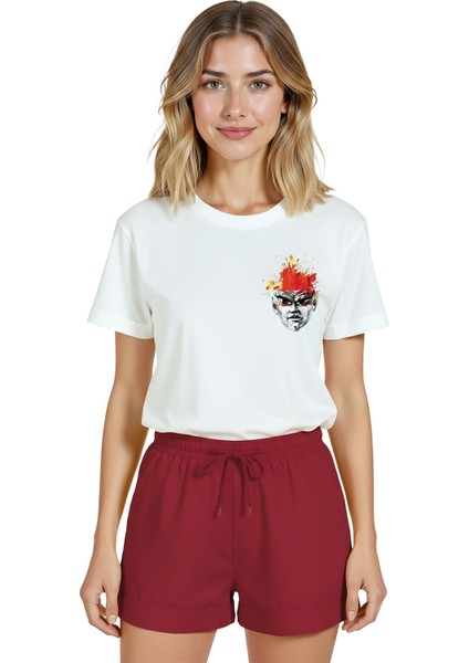Kadın Beyaz Relaxed Fit %100 Pamuk Tişört – Mürekkep Yüz & Kızıl Suluboya Baskılı