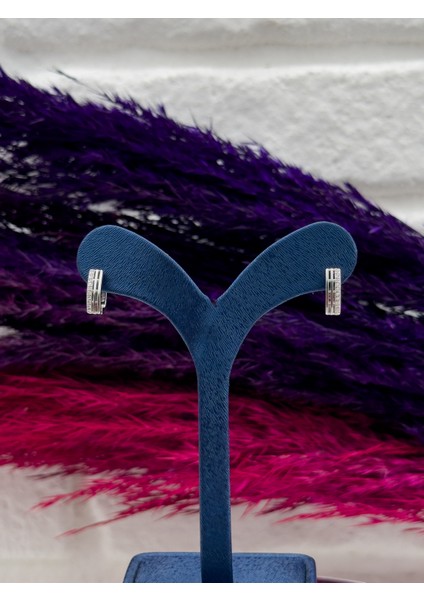 925 Ayar Gümüş Düz Tasarım Zarif Kız Çocuk Küpesi