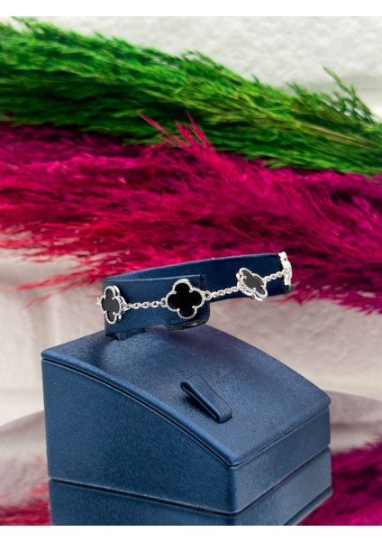 925 Ayar Gümüş Küçük Boy 5’li Onix Taşlı Yonca Desenli Popüler Kadın Bileklik fiyatları