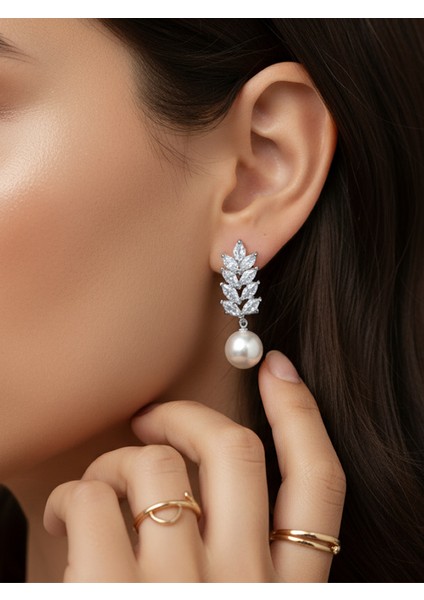 Markiz Zirkon Yaprak Detaylı ve Inci Sallantılı Küpe (Gümüş Tonu) fiyatları