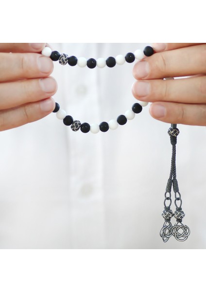 1000 Ayar Gümüş Kazaz Püsküllü Küre Kesim Siyah Beyaz Jade Ayyıldız Oniks Doğaltaş Taraftar Tesbih modelleri