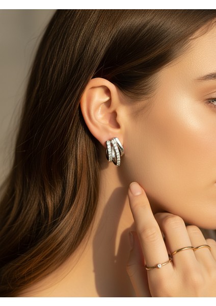 Dinamik ve Katmanlı Gümüş Tonu Zirkon Taşlı Küpe fiyatları