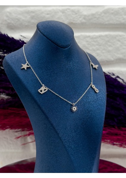 925 Ayar Gümüş Figürlü Şans Modeli Zarif Kadın Kolye