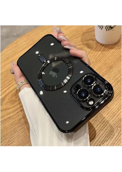 Aksesuar 15 Pro Max Için ile Uyumlu Arka Kısmı Parlak Şeffaf Yapıya Sahip Kenarları Silikon Yapılı Güçlendirilmiş Kamera Lens Kablosuz Şarj Destekli Kılıf (Siyah)