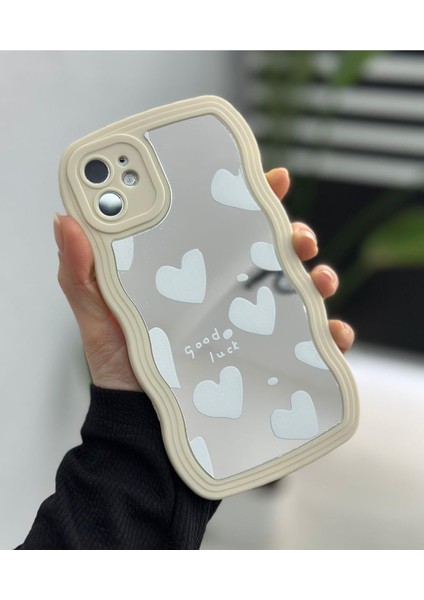 Go Aksesuar 11 ile Uyumlu Aynalı Beyaz Kalp Tasarım Dalgalı Kenar Darbe Önleyici Silikon Kılıf