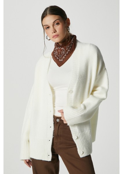 Kadın Alvin Yumuşacık V Yaka Ekru Hırka