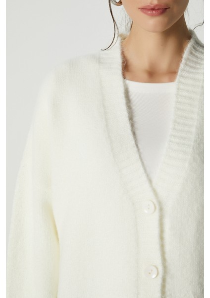 Kadın Alvin Yumuşacık V Yaka Ekru Hırka modelleri