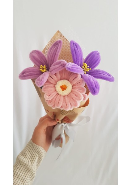 El Yapımı Dekoratif Şönil Çiçek Buketi (3’lü) – Gerbera ve Zambak Seçenekli Solmayan Hediye indirimleri