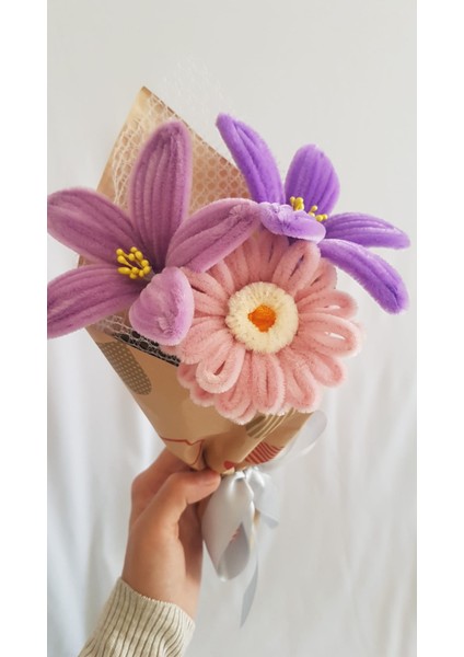 El Yapımı Dekoratif Şönil Çiçek Buketi (3’lü) – Gerbera ve Zambak Seçenekli Solmayan Hediye