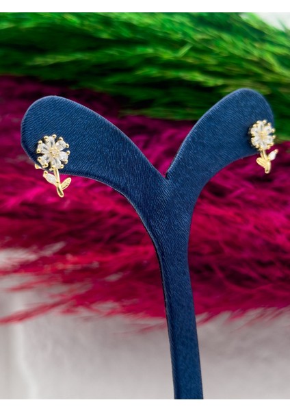 925 Ayar Gümüş Gold Renk Çiçek Modeli Zarif Kadın Küpe