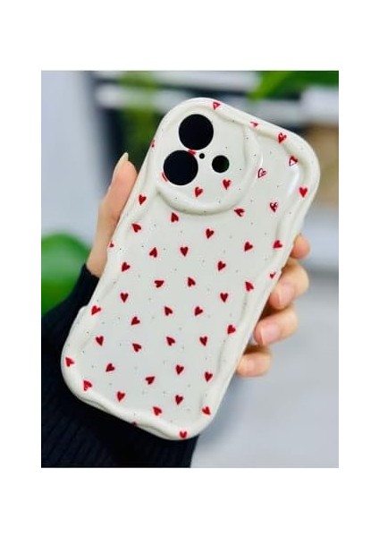 Go Aksesuar 16 ile Uyumlu Dalgalı Kırmızı Kalpler Tasarımlı Silikon Kılıf fiyatları