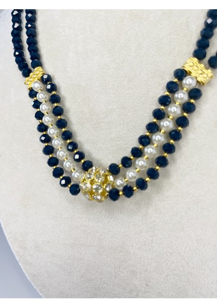 Lacivert Kristal ve Inci Detaylı Kolye modelleri