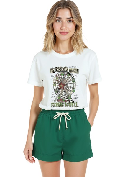 Kadın Beyaz Relaxed Fit %100 Pamuk Tişört – Suluboya Dönme Dolap Baskılı