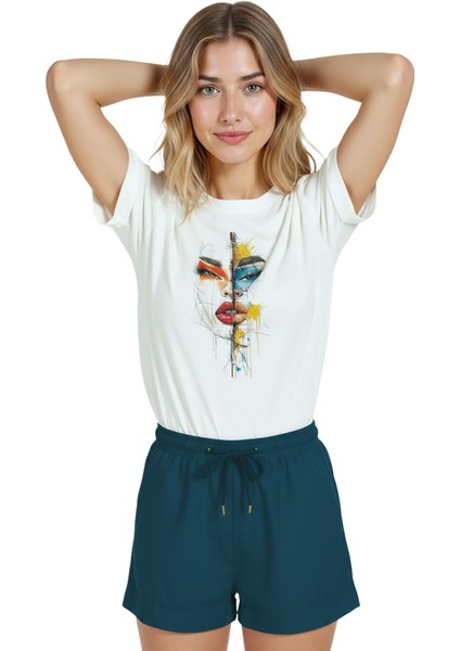 Kadın Beyaz Relaxed Fit %100 Pamuk Tişört – Bölünmüş Renkli Portre Baskılı indirimleri