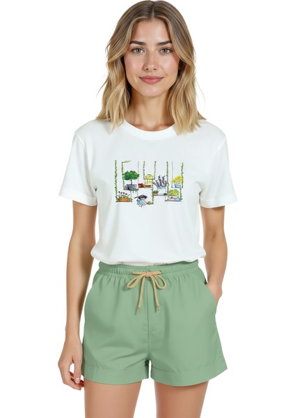 Kadın Beyaz Relaxed Fit %100 Pamuk Tişört – Suluboya Saksı Bitkiler Baskılı