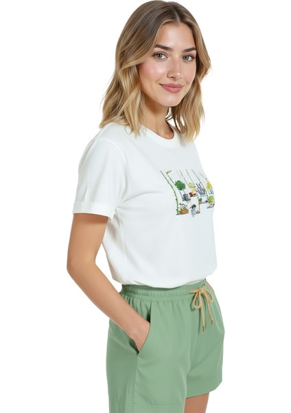 Kadın Beyaz Relaxed Fit %100 Pamuk Tişört – Suluboya Saksı Bitkiler Baskılı modelleri