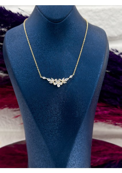 925 Ayar Gümüş Özel Tasarım Gold Renk Lotus Modeli Zarif Kadın Kolye