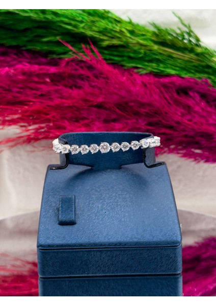 925 Ayar Gümüş Pırlanta Montürlü Su Yolu Modeli Trend Kadın Bileklik fiyatları