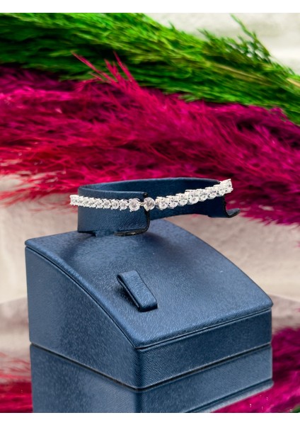 925 Ayar Gümüş Pırlanta Montürlü Su Yolu Modeli Trend Kadın Bileklik modelleri