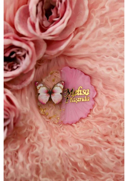 Pembe Kelebek Figürlü Kişiye Özel Kız Çocuk Doğum Günü Epoksi Magnet 20 Adet modelleri