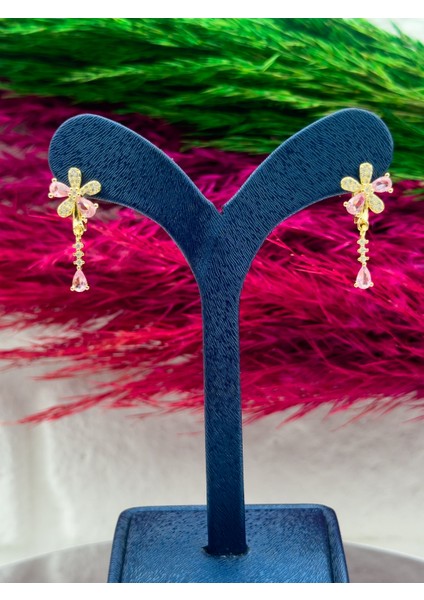 925 Ayar Gümüş Damla Modeli Sallantılı Gold Renk Popüler Kadın Küpe modelleri