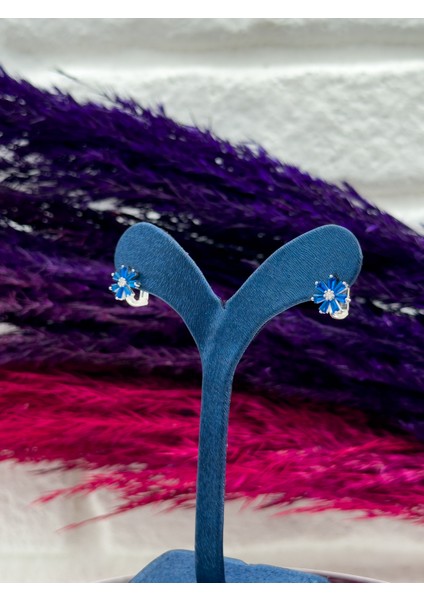 925 Ayar Gümüş Safir Taşlı Zarif Kız Çocuk Küpesi