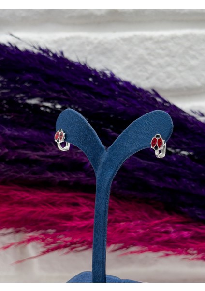 925 Ayar Gümüş Uğur Böcekli Zarif Kız Çocuk Küpesi