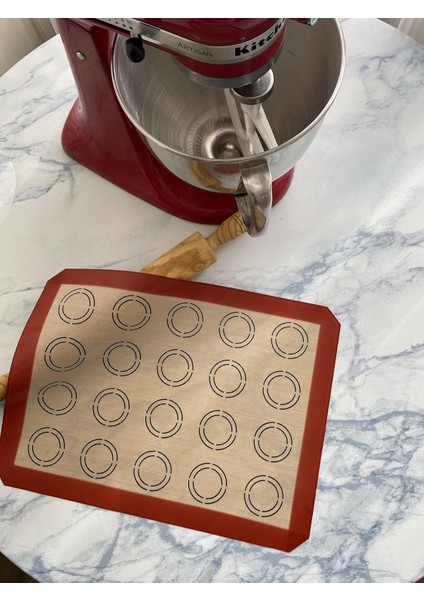 Yapışmaz Makaron Silpat, Kırmızı Çerçeveli, 18 Halkalı