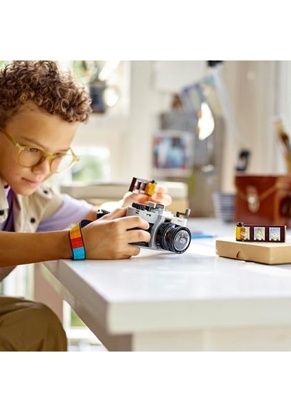 Creator Retro Fotoğraf Makinesi 31147-8 Yaş ve Üzeri Çocuklar Için Televizyon ve Video Kamera Model Seçenekleri Içeren 3’ü 1 Arada Yaratıcı Oyuncak Yapım Seti, Doğum Günü Hediyesi (261 Parça) fiyatları