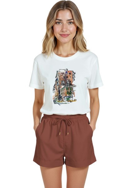 Kadın Beyaz Relaxed Fit %100 Pamuk Tişört – Şehir Köşesi Suluboya Baskılı