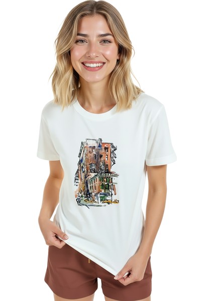 Kadın Beyaz Relaxed Fit %100 Pamuk Tişört – Şehir Köşesi Suluboya Baskılı modelleri