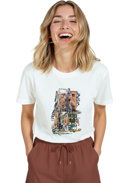 Kadın Beyaz Relaxed Fit %100 Pamuk Tişört – Şehir Köşesi Suluboya Baskılı indirimleri
