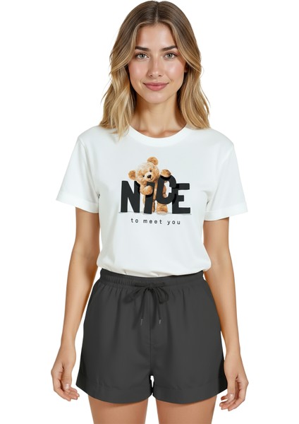 Kadın Beyaz Relaxed Fit %100 Pamuk Tişört – Teddy Bear & “nice To Meet You” Baskılı