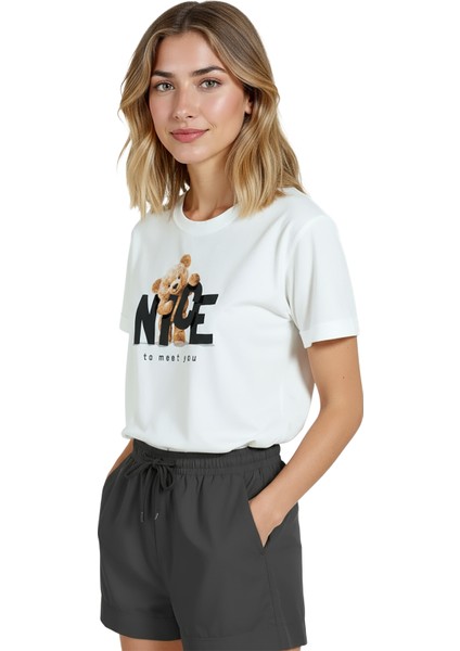 Kadın Beyaz Relaxed Fit %100 Pamuk Tişört – Teddy Bear & “nice To Meet You” Baskılı fırsatları