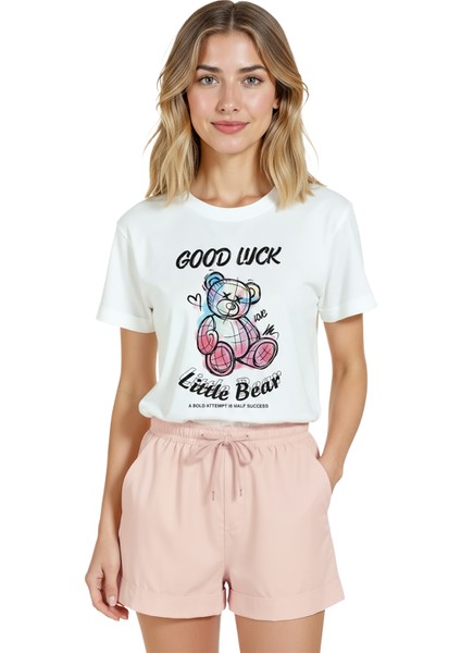 Kadın Beyaz Relaxed Fit %100 Pamuk Tişört – Grafiti Teddy Bear & ''good Luck'' Baskılı indirimleri