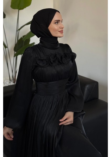 Maryam Altı ve Göğüs Kısmı Fırfırlı Janjan Abiye Siyah fırsatları