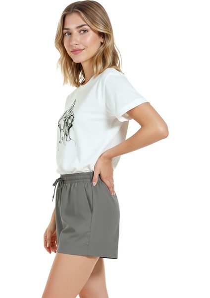 Kadın Beyaz Relaxed Fit %100 Pamuk Tişört – Monokrom Soyut Yüzler Baskılı fırsatları