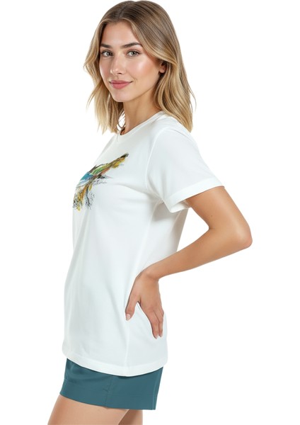Kadın Beyaz Relaxed Fit %100 Pamuk Tişört – Suluboya Kıyı Manzarası Baskılı fırsatları